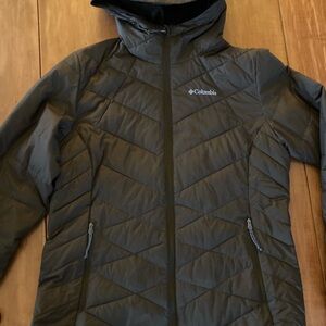 Columbia Women's Hooded Puffer Jacket